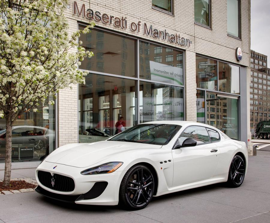  Maserati GranTurismo MC Manhattan 2011 года  (фото 2 из 2)